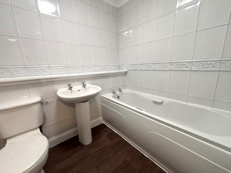 2 bedroom Flat to let in Ferry Road, Glasgow, G3