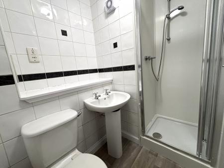 2 bedroom Flat to let in Ferry Road, Glasgow, G3