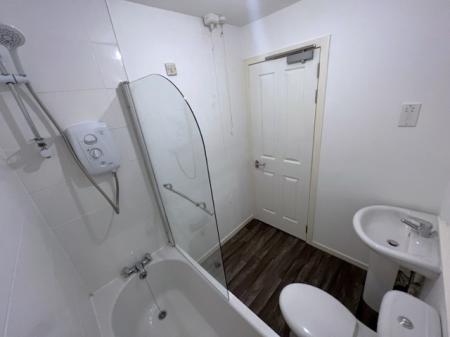 2 bedroom Flat to let in Common Green, Hamilton