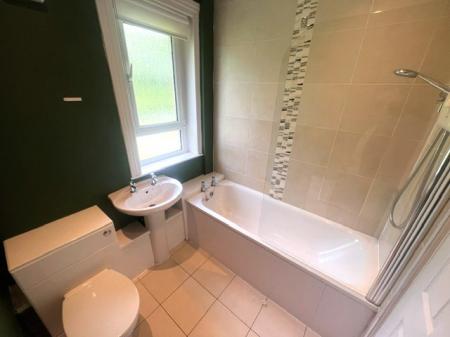2 bedroom Flat to let in Farm Terrace, Hamilton