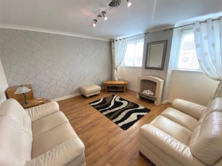 2 bedroom Duplex to let in Melrose Avenue, Rutherglen