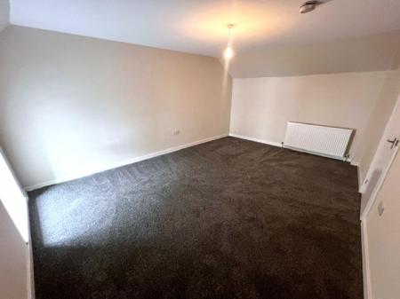 3 bedroom Flat to let in Montgomery Street, The Village, East Kilbride