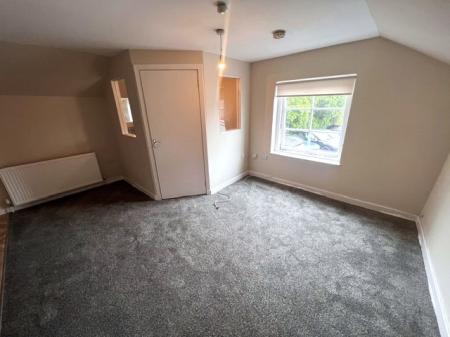3 bedroom Flat to let in Montgomery Street, The Village, East Kilbride