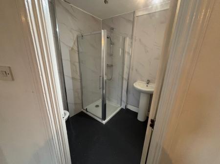 2 bedroom Flat to let in Ferry Road, Glasgow, G3