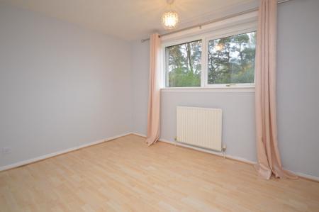2 bedroom Flat to let in Juniper Avenue, East Kilbride, South Lanarkshire, G75