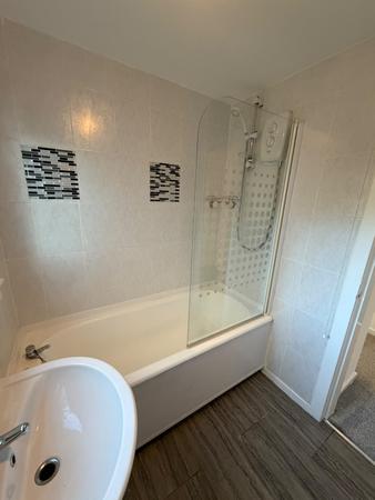 2 bedroom Flat to let in Dicks Park, East Kilbride, South Lanarkshire, G75