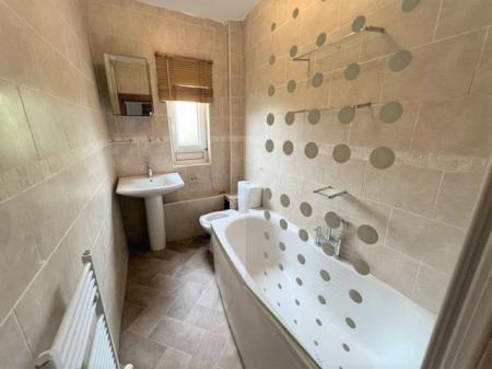 2 bedroom Flat to let in Candermill Road, Stonehouse, ML9