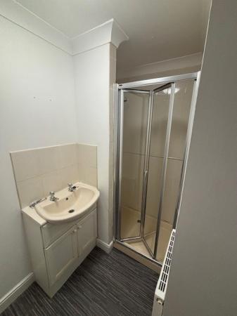 2 bedroom Flat to let in Cumbernauld Road, Stepps, Glasgow, G33