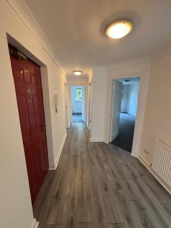 2 bedroom Flat to let in Cumbernauld Road, Stepps, Glasgow, G33