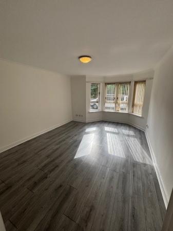 2 bedroom Flat to let in Cumbernauld Road, Stepps, Glasgow, G33