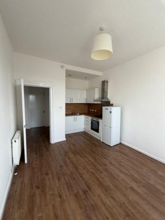 2 bedroom Flat to let in London Road, Bridgeton, Glasgow, G40