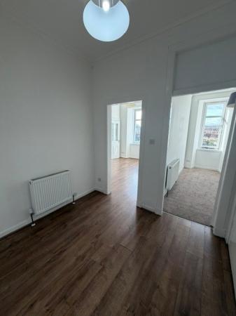 2 bedroom Flat to let in London Road, Bridgeton, Glasgow, G40