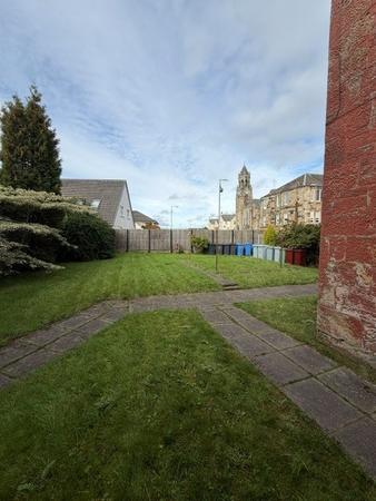 1 bedroom Flat to let in Glasgow Road, Blantyre, G72