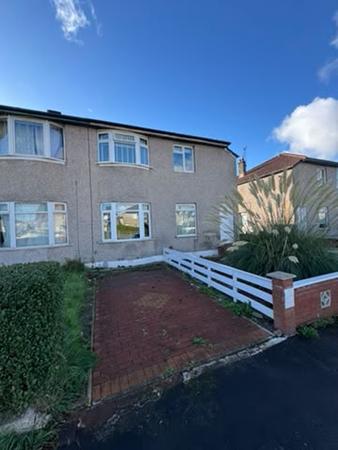 3 bedroom Flat to let in Castlemilk Road, Croftfoot, Glasgow, G44