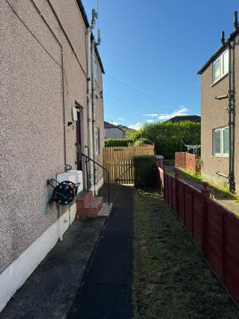 3 bedroom Flat to let in Castlemilk Road, Croftfoot, Glasgow, G44