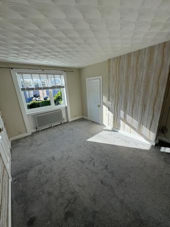 3 bedroom Flat to let in Castlemilk Road, Croftfoot, Glasgow, G44