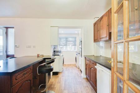 3 bedroom Semi-detached house for sale in Alington Close, Gloucester, GL1