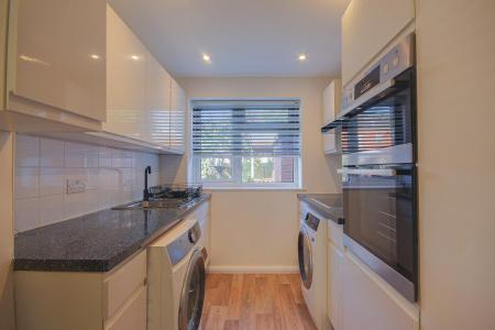 3 bedroom Semi-detached house for sale in Alington Close, Gloucester, GL1