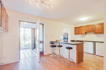 3 bedroom Semi-detached house for sale in Alington Close, Gloucester, GL1