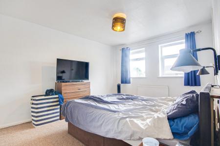 2 bedroom Terraced House for sale in Armscroft Gardens, Gloucester, GL2