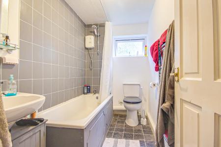 2 bedroom Terraced House for sale in Armscroft Gardens, Gloucester, GL2