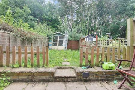 2 bedroom Terraced House for sale in Armscroft Gardens, Gloucester, GL2