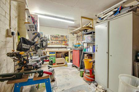 2 bedroom Detached bungalow for sale in Ashmore Road, Robinswood Hill, Gloucester, GL4