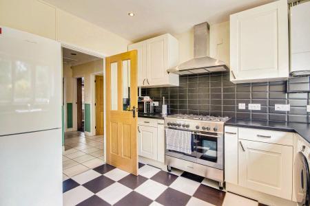 2 bedroom Detached bungalow for sale in Ashmore Road, Robinswood Hill, Gloucester, GL4