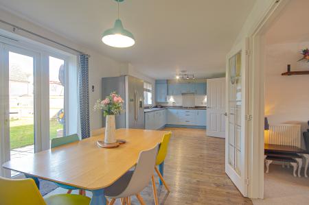 4 bedroom Detached house for sale in Attlebridge Way Kingsway, Quedgeley, Gloucester, GL2