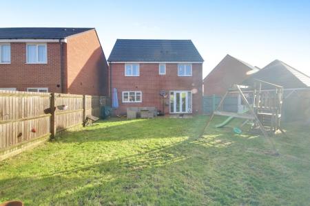 4 bedroom Detached house for sale in Attlebridge Way Kingsway, Quedgeley, Gloucester, GL2