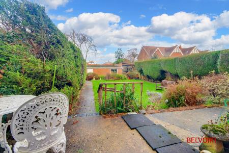 4 bedroom Semi-detached house for sale in Barnwood Road, Barnwood, Gloucester, GL2