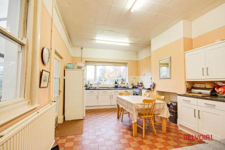 4 bedroom Semi-detached house for sale in Barnwood Road, Barnwood, Gloucester, GL2