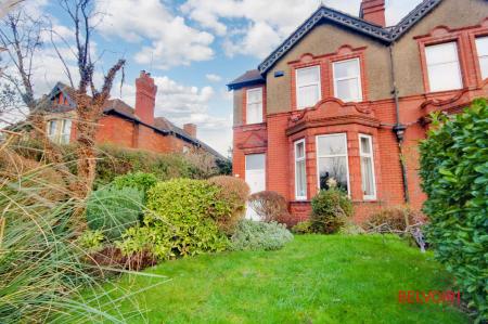 4 bedroom Semi-detached house for sale in Barnwood Road, Barnwood, Gloucester, GL2