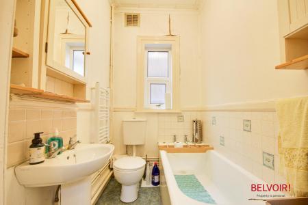 4 bedroom Semi-detached house for sale in Barnwood Road, Barnwood, Gloucester, GL2