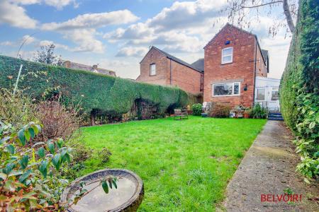 4 bedroom Semi-detached house for sale in Barnwood Road, Barnwood, Gloucester, GL2