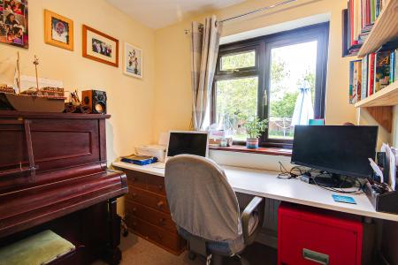 4 bedroom Detached house for sale in Base Lane, Sandhurst, Gloucester, GL2