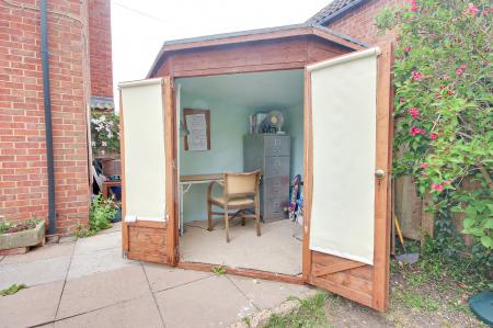 4 bedroom Detached house for sale in Base Lane, Sandhurst, Gloucester, GL2