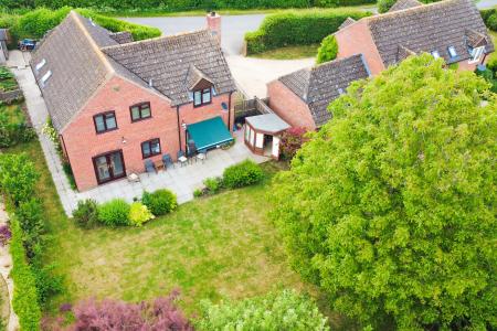 4 bedroom Detached house for sale in Base Lane, Sandhurst, Gloucester, GL2