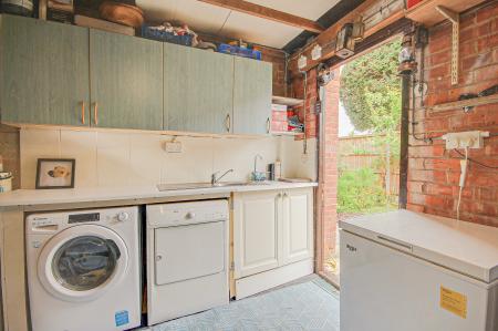 4 bedroom Detached house for sale in Base Lane, Sandhurst, Gloucester, GL2