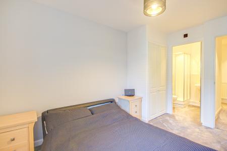 2 bedroom Flat for sale in Beamont Walk, Brockworth, Gloucester, GL3