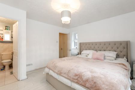 4 bedroom Detached house for sale in Borage Close, Abbeymead, Gloucester, GL4