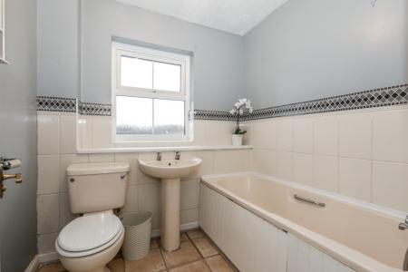 4 bedroom Detached house for sale in Borage Close, Abbeymead, Gloucester, GL4