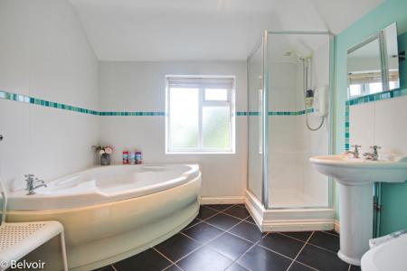 4 bedroom Semi-detached house for sale in Boverton Drive, Brockworth, Gloucester, GL3