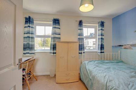 3 bedroom Semi-detached house for sale in Brize Avenue, Kingsway, Gloucester, GL2