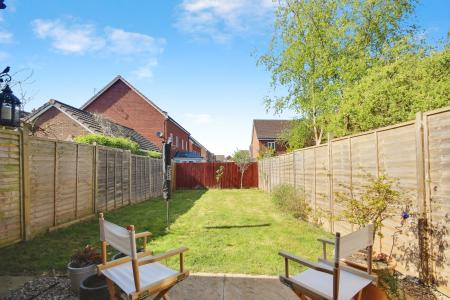 3 bedroom Semi-detached house for sale in Brize Avenue, Kingsway, Gloucester, GL2