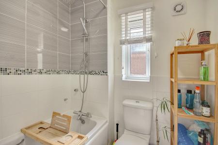 3 bedroom Semi-detached house for sale in Brize Avenue, Kingsway, Gloucester, GL2