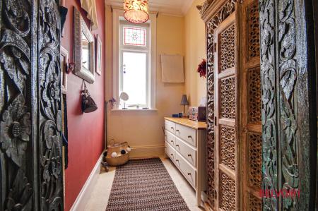 6 bedroom Semi-detached house for sale in Denmark Road, Kingsholm, Gloucester, GL1