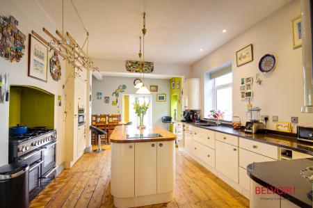 6 bedroom Semi-detached house for sale in Denmark Road, Kingsholm, Gloucester, GL1