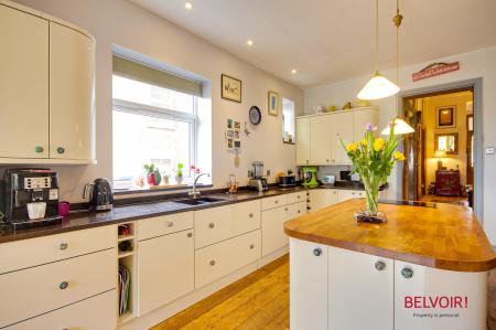 6 bedroom Semi-detached house for sale in Denmark Road, Kingsholm, Gloucester, GL1