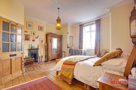 6 bedroom Semi-detached house for sale in Denmark Road, Kingsholm, Gloucester, GL1